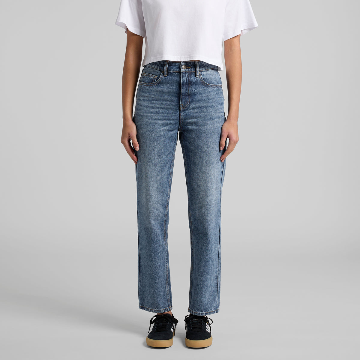 Wo's Straight Jeans - 4830